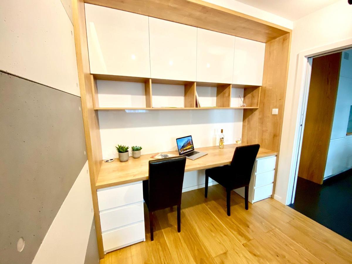 New Wave Apartment Big & Beautiful -Parking Жешув Экстерьер фото